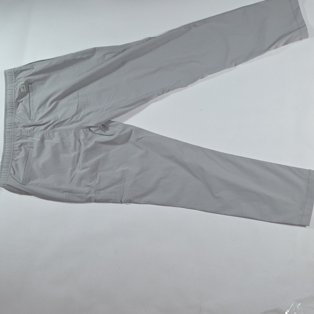 NWT Men's Vuori "Technical Climber Pant", color Fog Newest Version Various Sizes - Picture 5 of 6